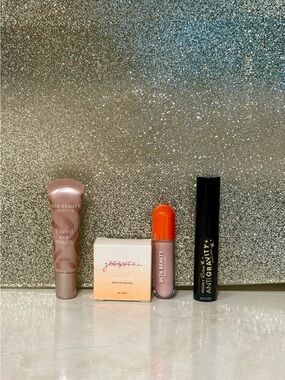 5 for $25 item 🌺 Mini Makeup Set